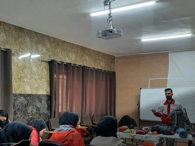 برگزاری دوره تخصصی اصول پیمایش و ناوبری ویژه خواهران در آباده