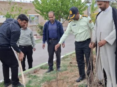 کاشت نهال به یاد جمیع شهدا و ایثارگران مجموعه انتظامی در جنگ رمضان در فرماندهی انتظامی آباده