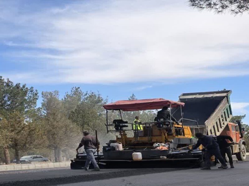 آسفالت بلوار علامه حاج محمدجعفر در آباده آغاز شد