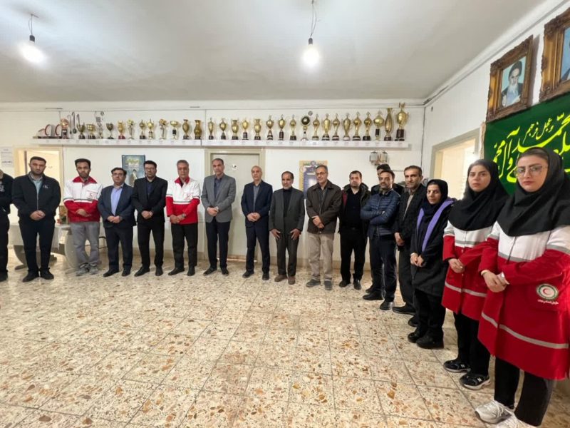 دیدار نوروزی شهردار و اعضای شورای شهر آباده با رئیس و کارکنان جمعیت هلال‌احمر شهرستان