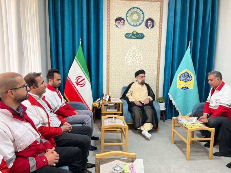 دیدار کارکنان هلال‌احمر آباده با نماینده مجلس خبرگان رهبری و امام جمعه شهرستان آباده