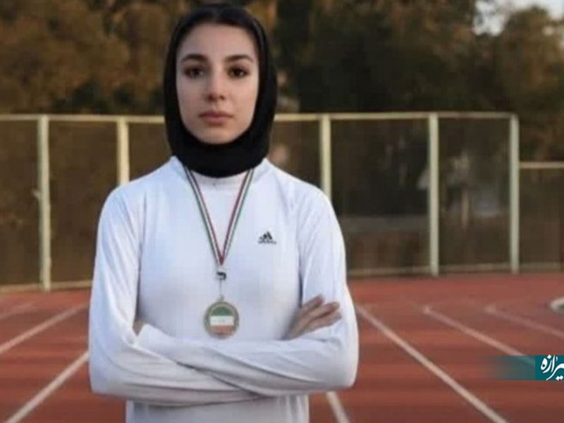 دختر دونده آباده‌ای بر سکوی سوم قهرمانی کشور ایستاد