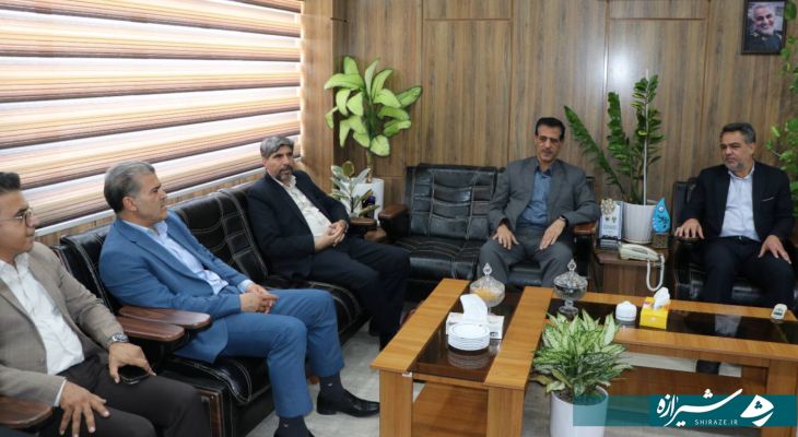 تأمین آب آشامیدنی مدارس آباده در دستورکار مدیران استانی